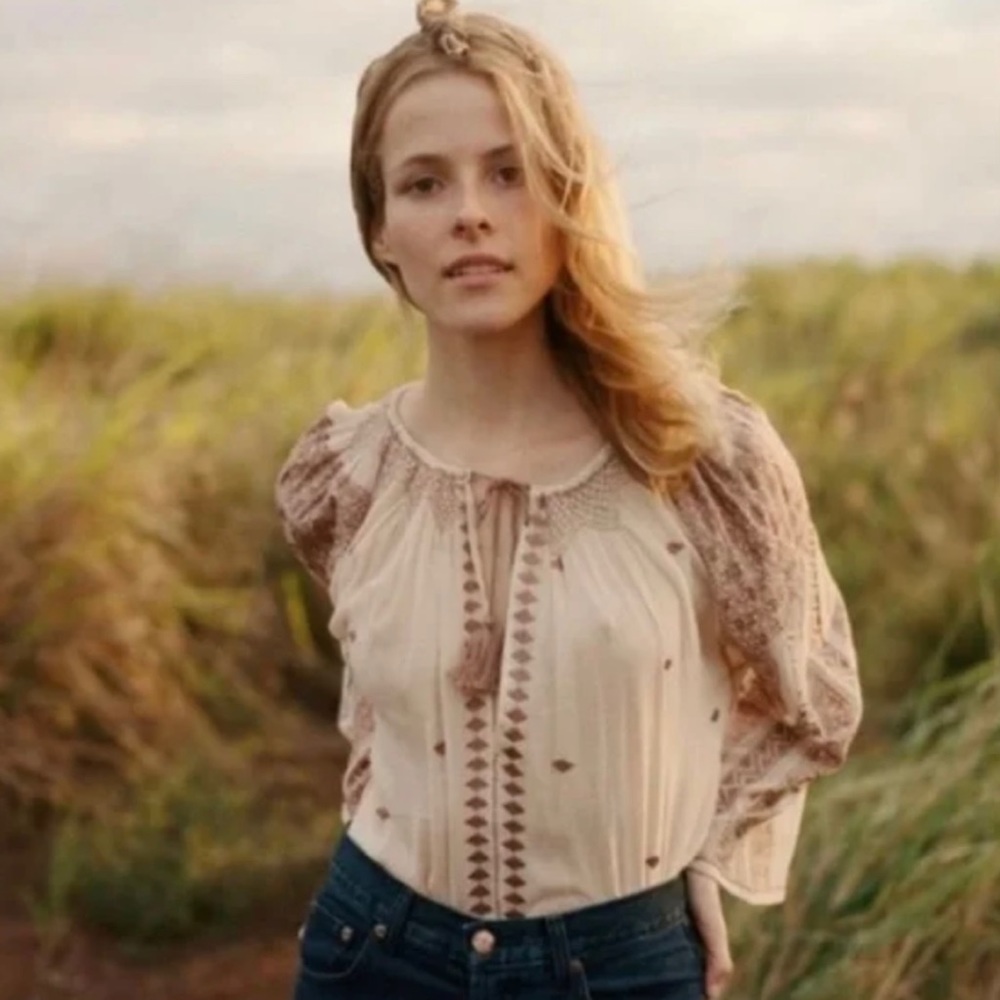 Doen peasant top with embroidery
